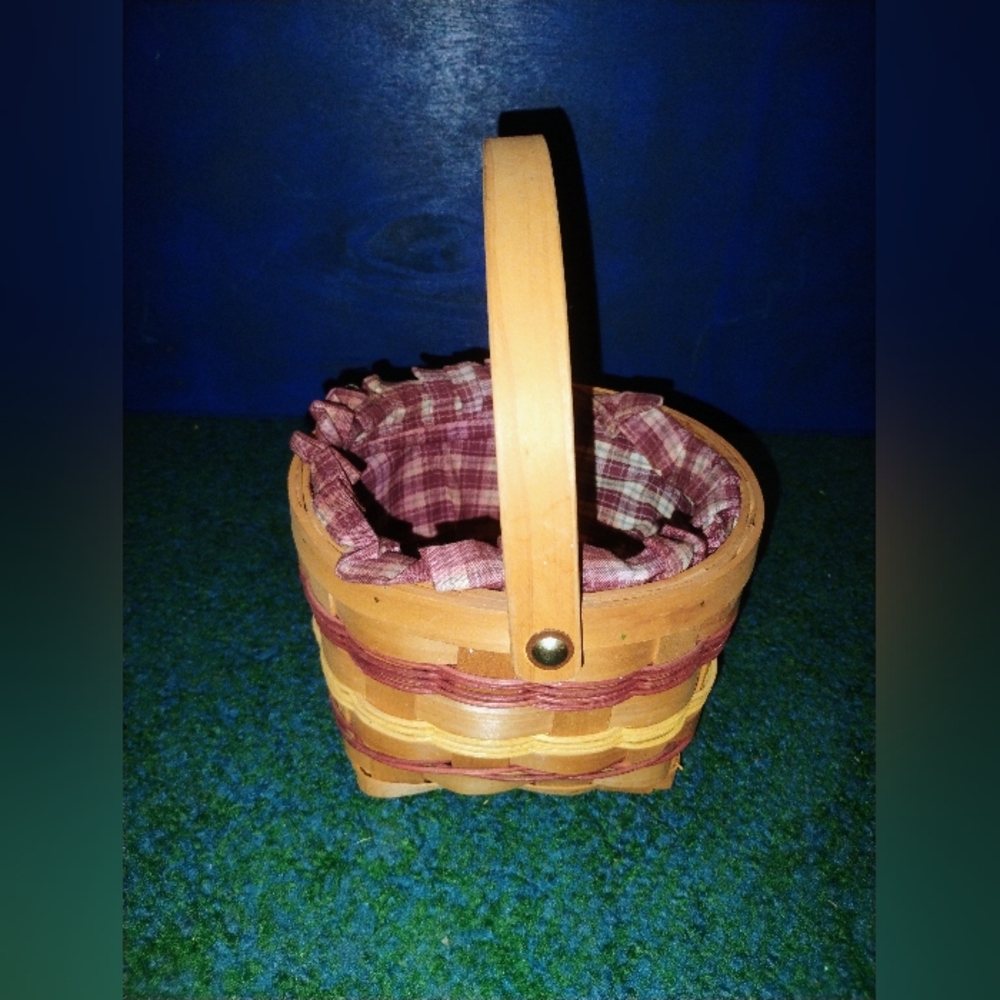 Rustic Little Basket with Plaid Lining